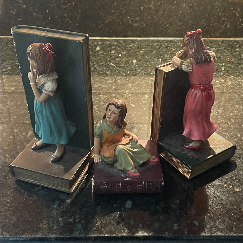 🩷Set of 3 Vintage Girl Bookend Figurines - Multicolor🩷